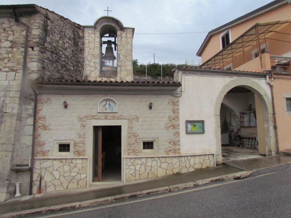 Forli del Sannio: Chiesa nella frazione Vandra