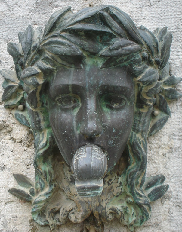 Laureata con serpente